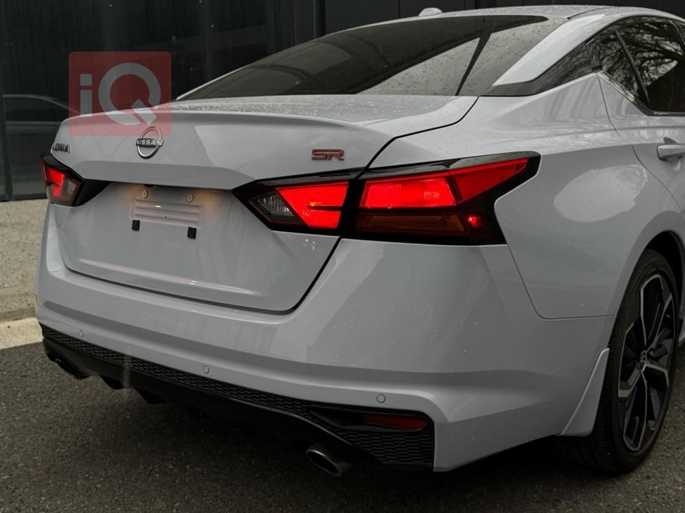 نيسان ألتيما